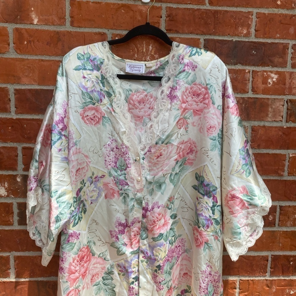 Vintage XL Floral Lace Satin Pin Up Pajama Robe